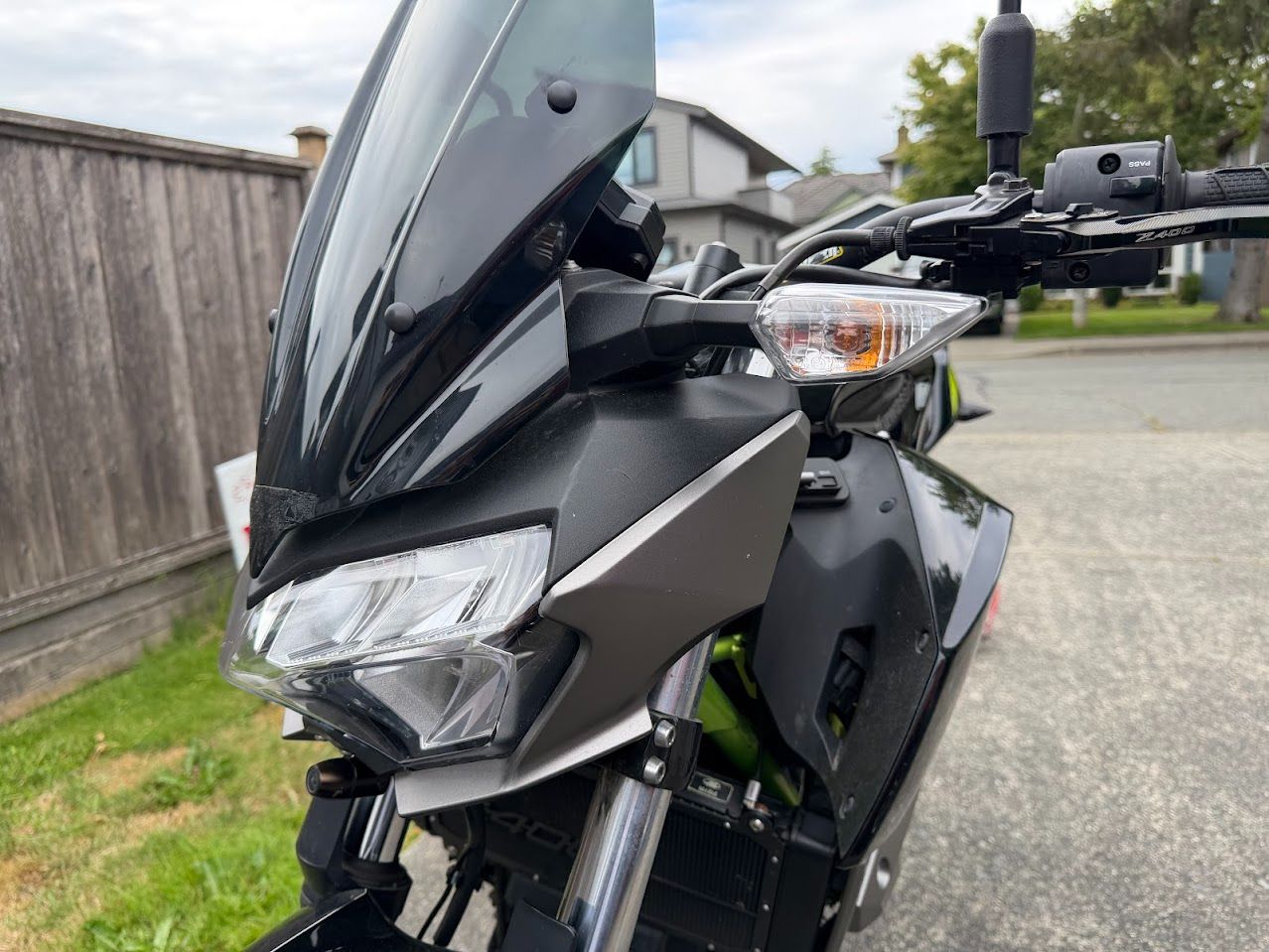 Motorcycle front view used as a visual for an article about choosing a mechanic